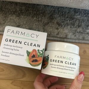 FARMACY GREEN CLEAN